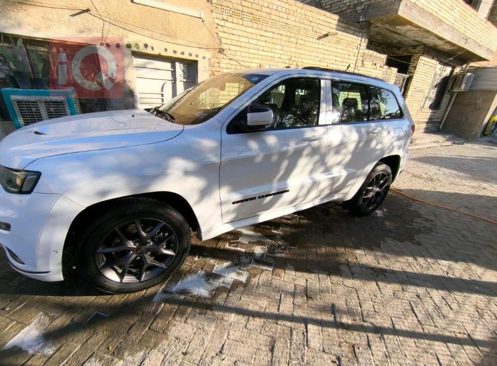 جیپ گراند شیرۆکی